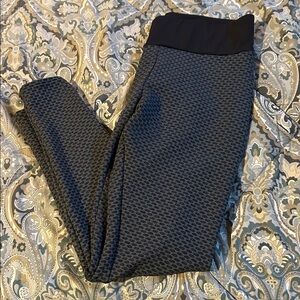 Booty enhancing Black and Gray Textured workout Pants